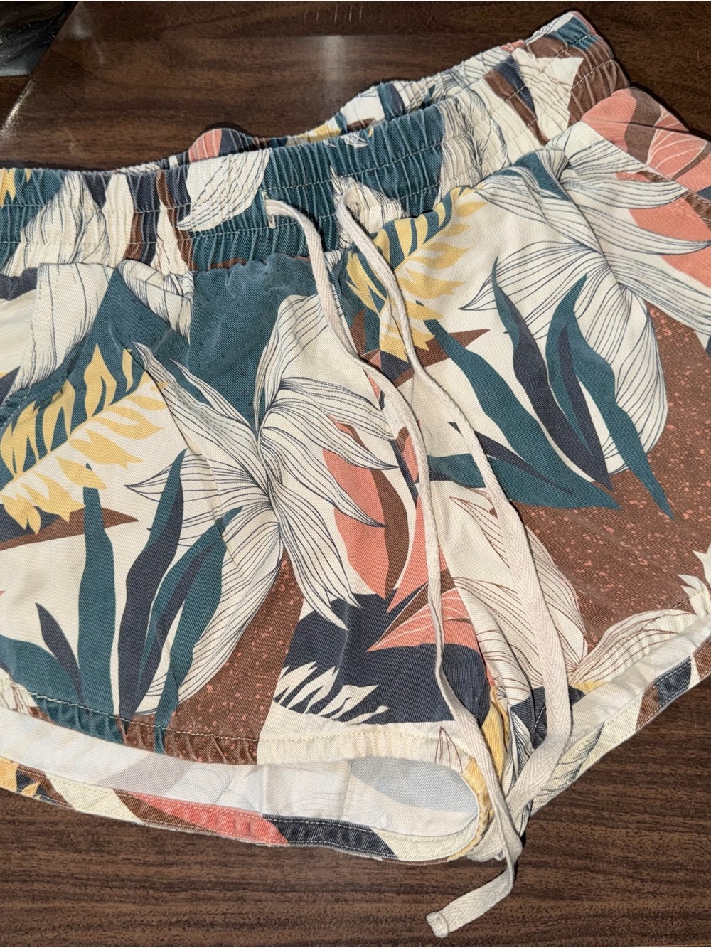 Tropical Print Drawstring Athletic Shorts - Multicolor